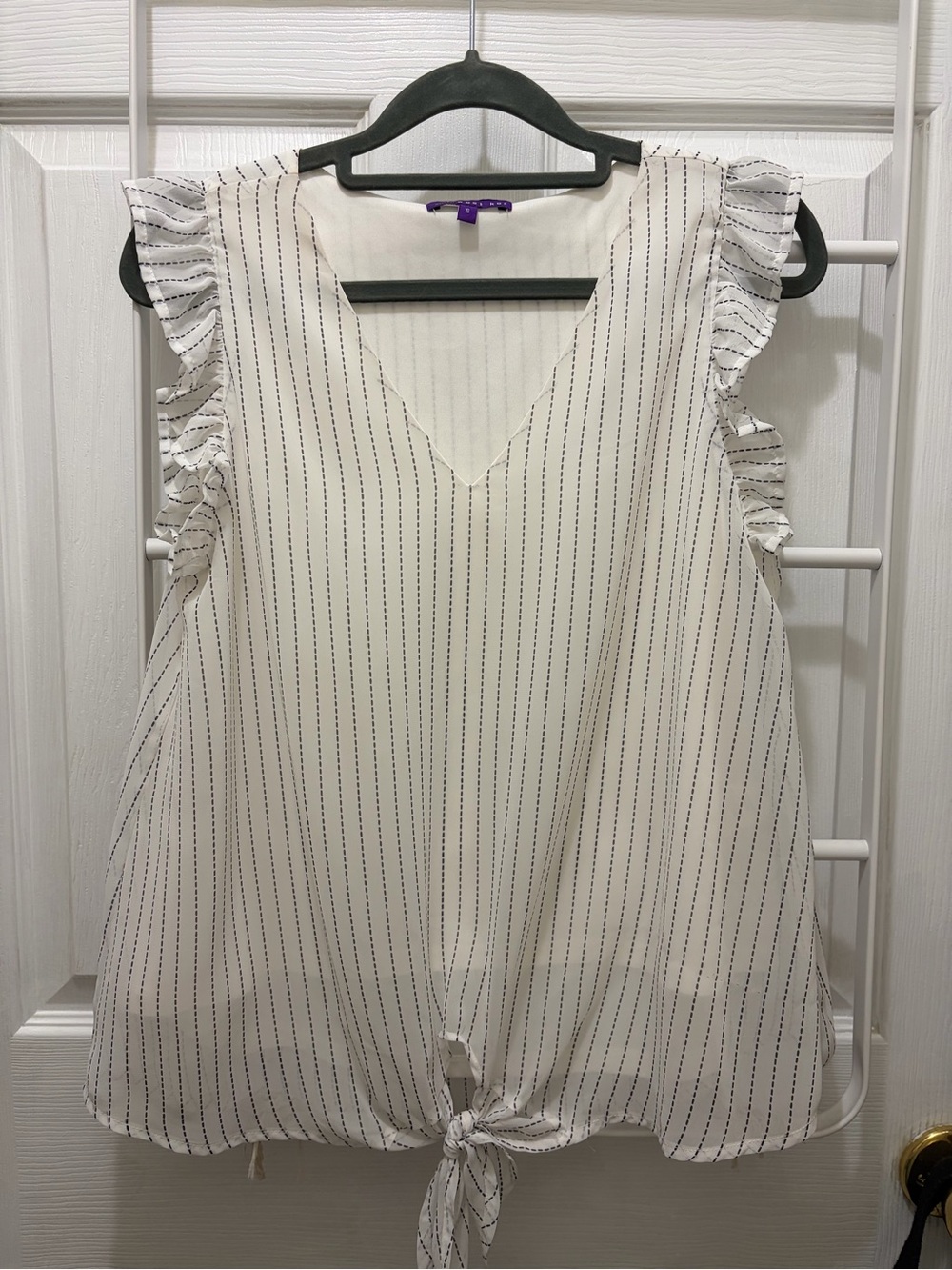 West Kei Cream and Black Vertical-Stripe Tie-Hem Sleeveless Top
